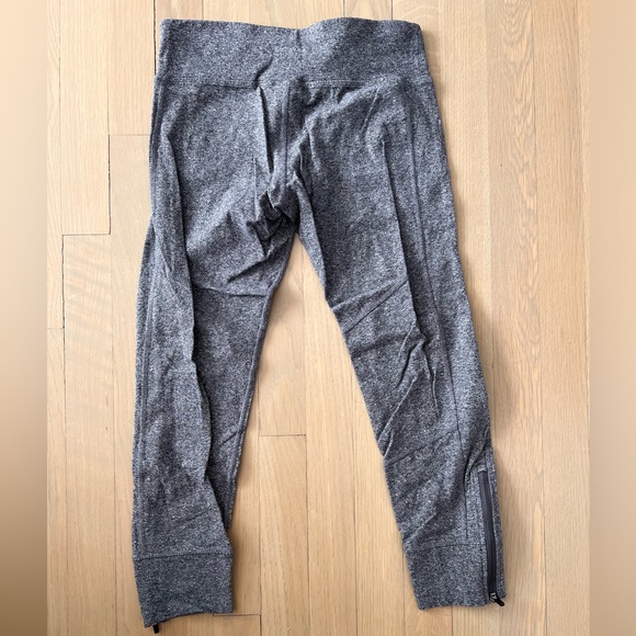 Calvin Klein Performance Capri Leggings - Size S - Picture 2 of 2